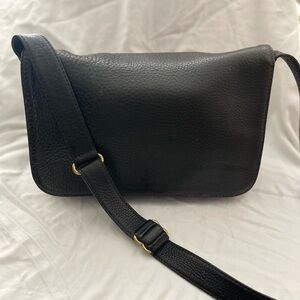 Coach leather crossbody (no hang tag)